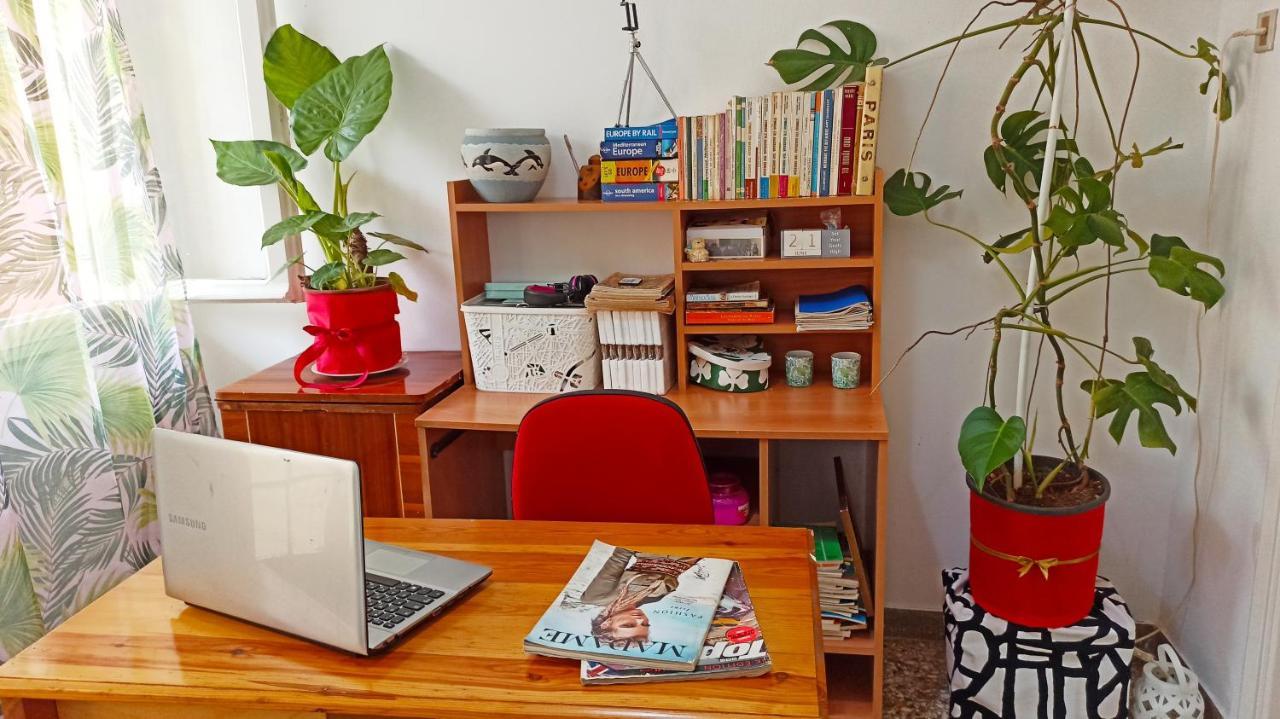Cozy Room In Quiet Neighbourhood Atenas Exterior foto